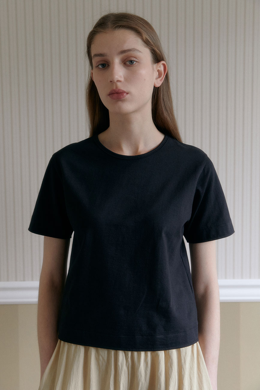 [8차] Silket Essential T-Shirts (Black)